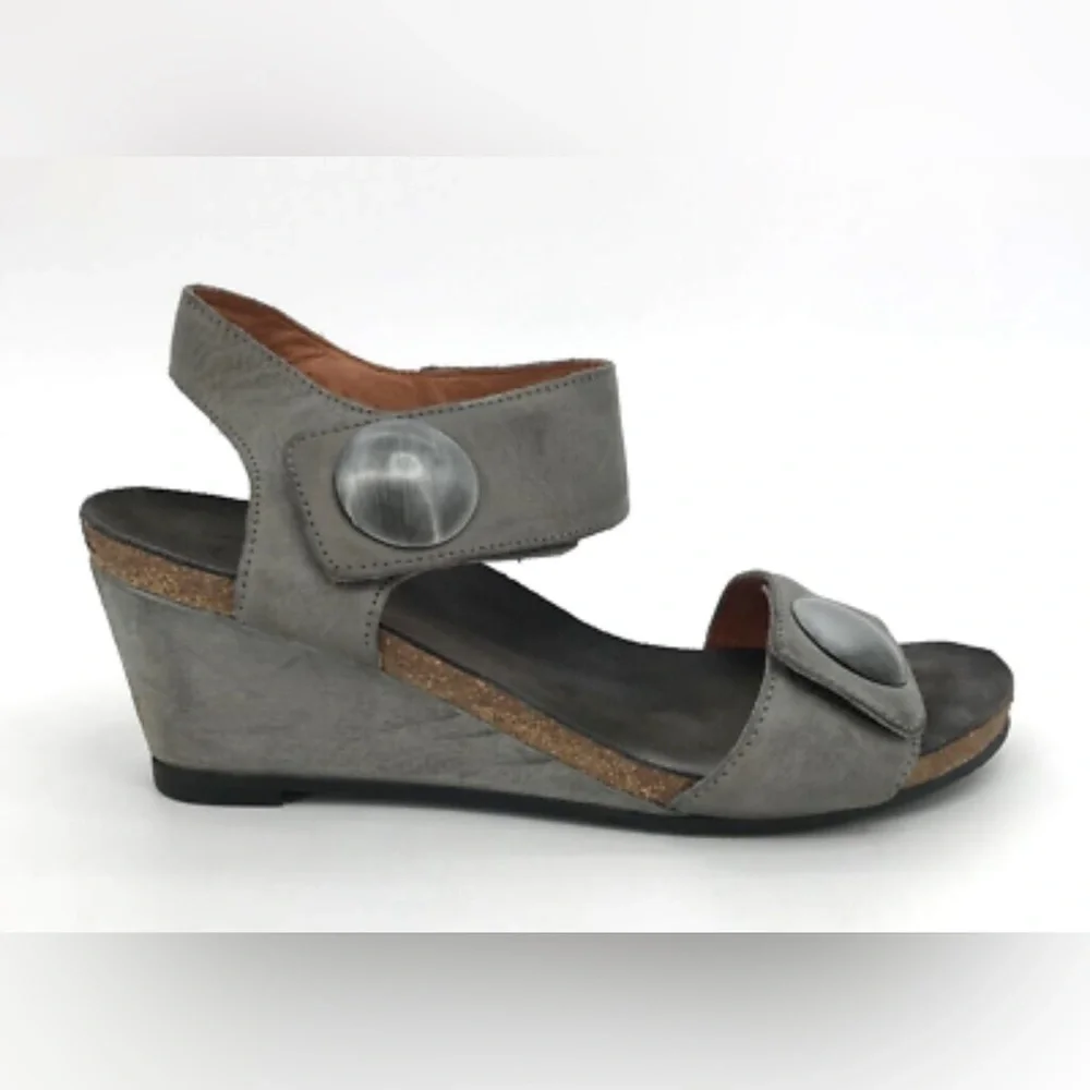 Taos Carousel 2 Wedge Platform Sandals Size 37
